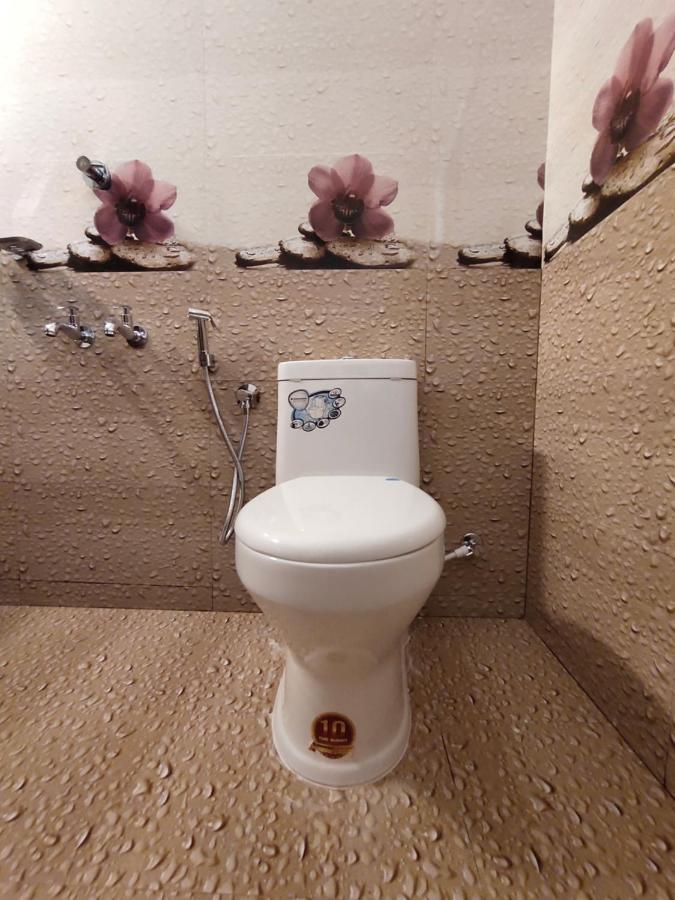 ホテル White House Residency バルカラ エクステリア 写真